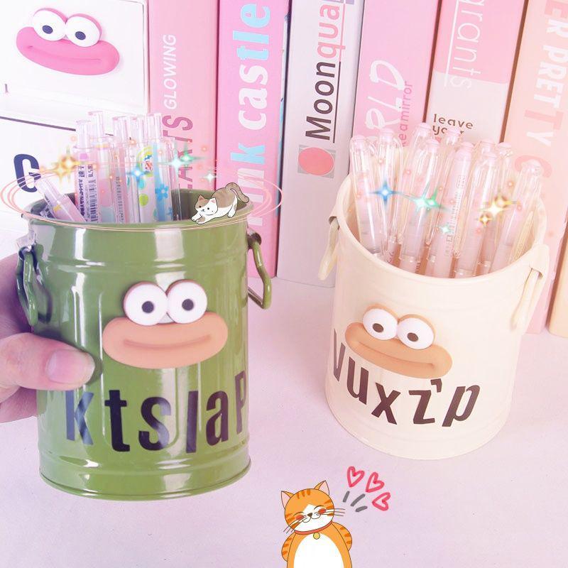 Suport creativ din fier cu capacitate mare pentru birourile studenților