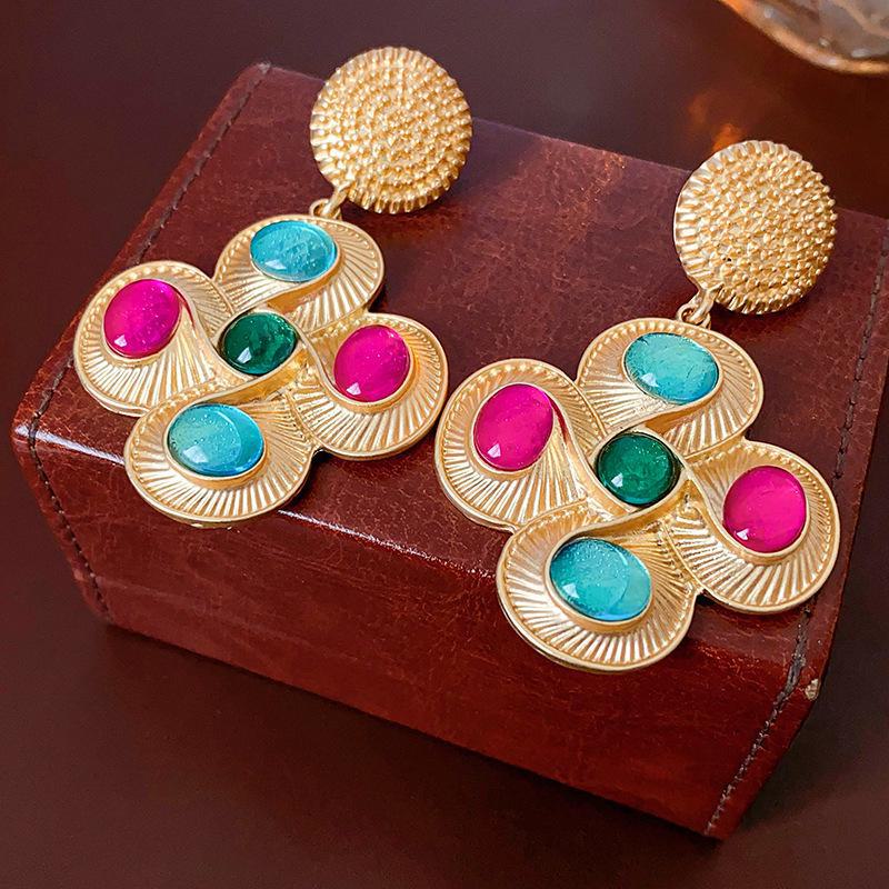 "Retro Silver Needle Irregular Pearl French Earrings - Niche Design and Fashionable"