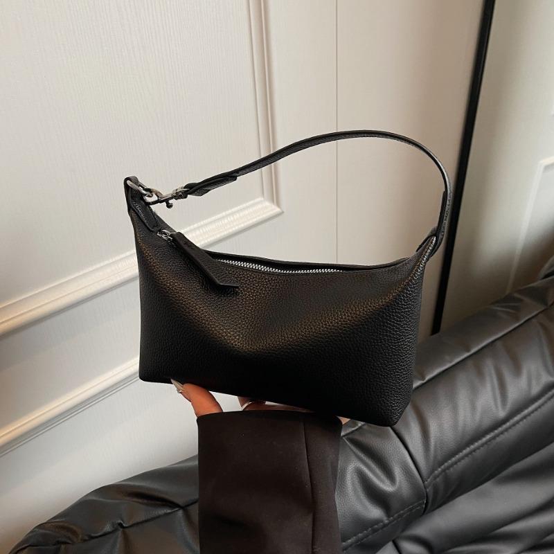 

Spring new simple and versatile shoulder messenger bag textured pillow bag versatile commuter armpit bag