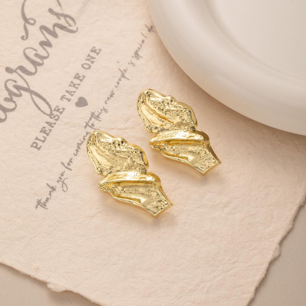 Personalized Lava Metal Stud Earrings Temperament Folds Irregular Geometric Earrings Women'S Light Luxury Earrings