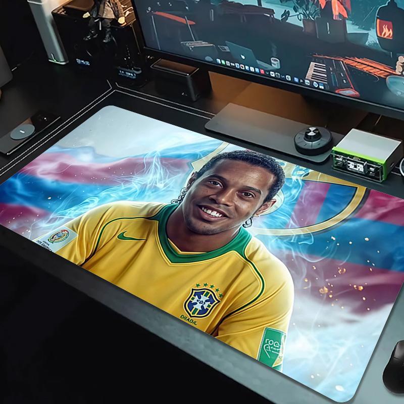 Ronaldinho Druck Kissen Rutschfest Laptop Tablet Großes Mauspadd XXL Matte Mini-PC Spielmatte Mit Verriegeltem Rand