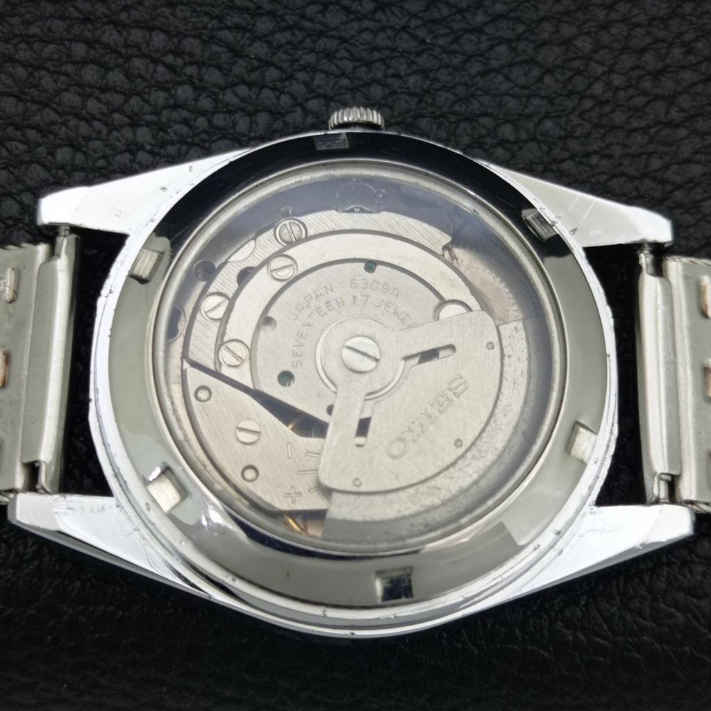 VINTAGE REFURBISHED SEIKO 5 AUTOMATIC JAPAN MENS SILVER DIAL WATCH a443989-1