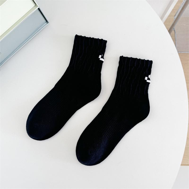 Cityboy Unisex Smiley Face Mid-Tube Socks - Trendy Korean Skater Style