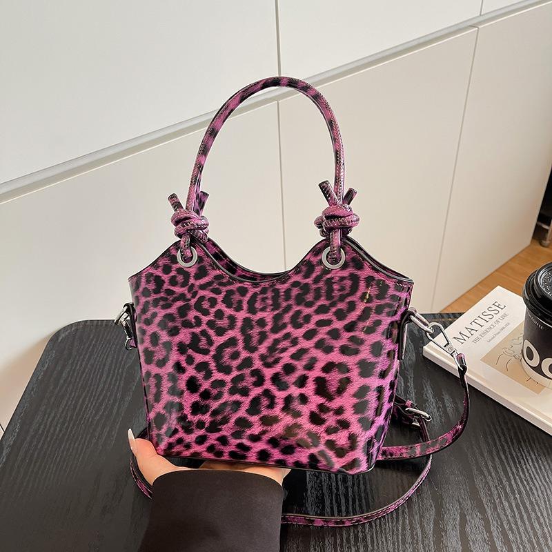 Fashion trend leopard print handbag new simple texture messenger women's bag versatile shoulder bucket bag