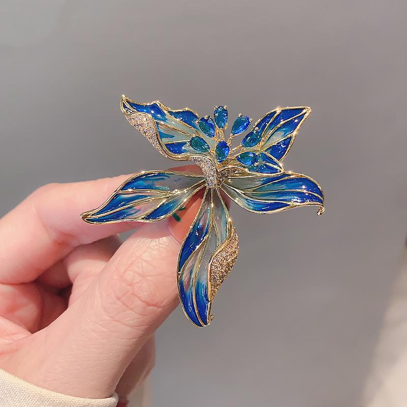 Sunward Growth Sunflower Brooch: Elegant Women's Corsage Pin for College Entrance Suits