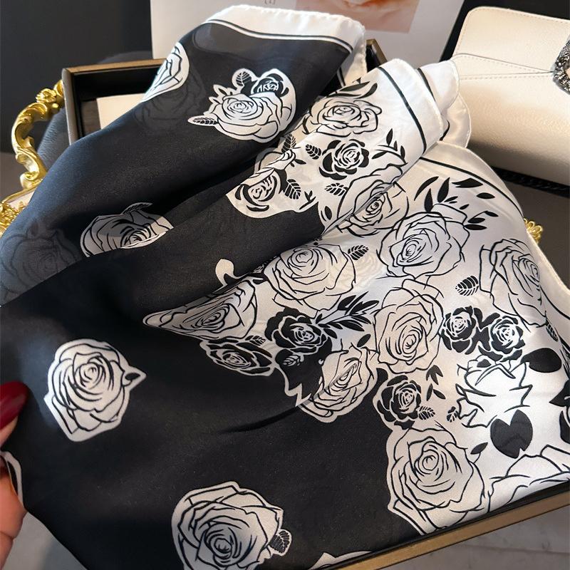 Blumenprint Neue Mode Luxusmarke Seiden-Quadratisches Tuch Damen Satin-Schals Halstuch Lässige Schals Bandana Haar-Hjiab Foulard