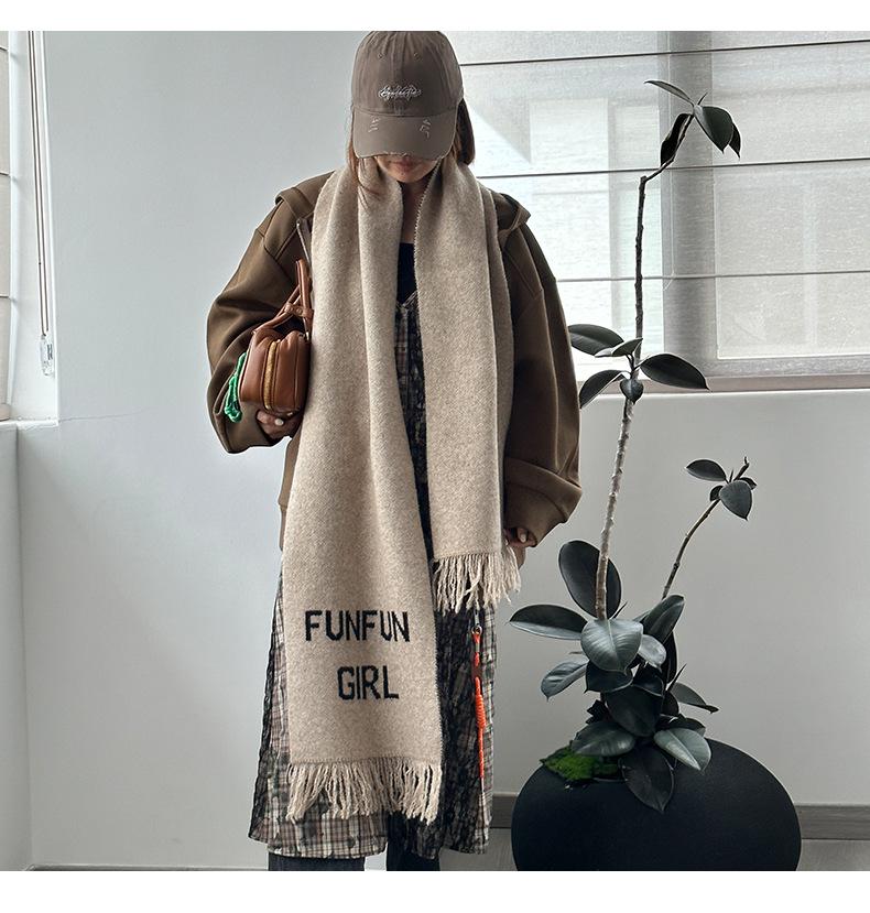 Celebrity-Inspired Women's Autumn & Winter Jacquard Wool Scarf with Tassels