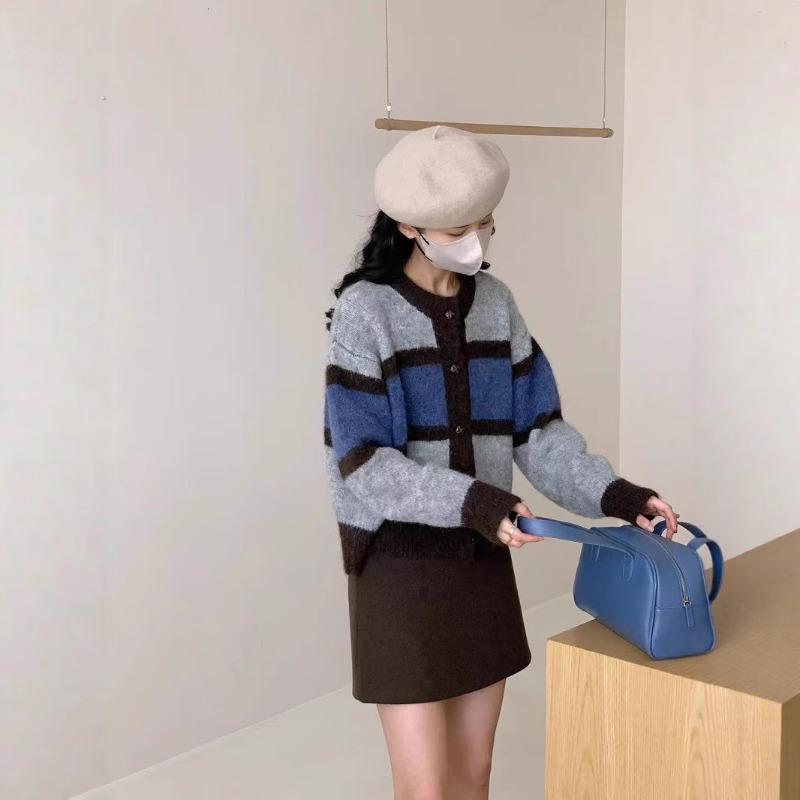 Retro contrasting striped plush soft waxy knitted cardigan women's autumn and winter age-reducing short retro coat