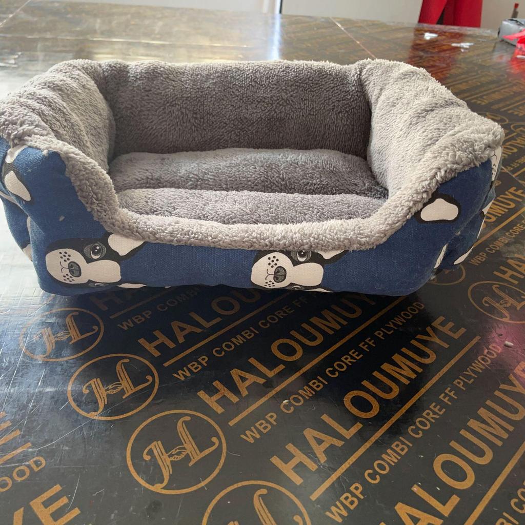 Universal Four Seasons Pet Bed: Warm Winter Nest for Cats & Dogs, All Sizes
