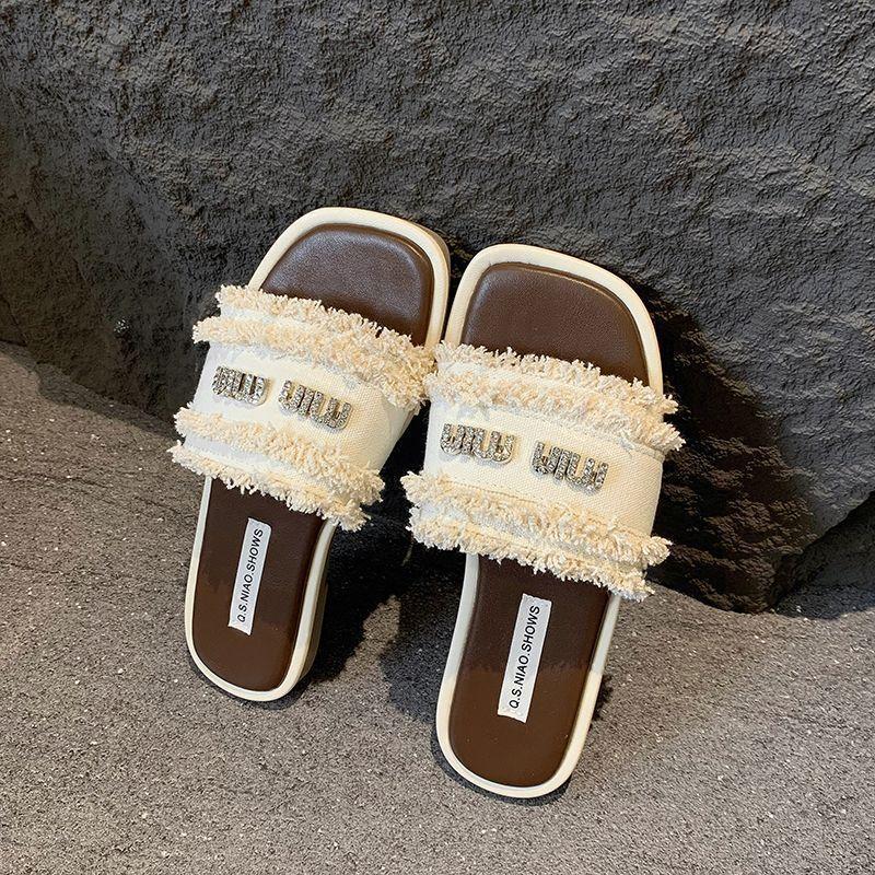 2025 New Pure Desire Style Flat-bottomed Slippers Women's Summer Wear Fashionable and Versatile One-word Drag High-end Sense Fairy Wind Beach