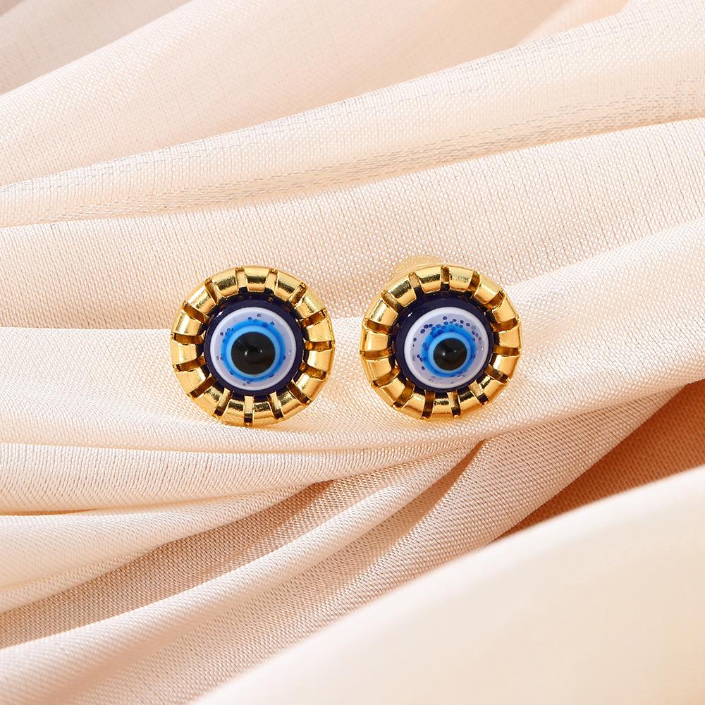 Exquisite Gothic Style Demon Eye Dangle Earrings with Oil Drop Design, Elevate Your Fashion Game Now!