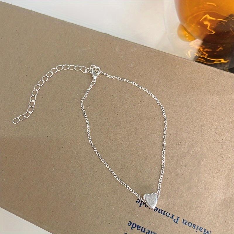 An Elegant Heart-shaped Women's Bracelet with A Fashionable and Simple Heart-shaped Design, Perfect for Women To Wear Jewelry