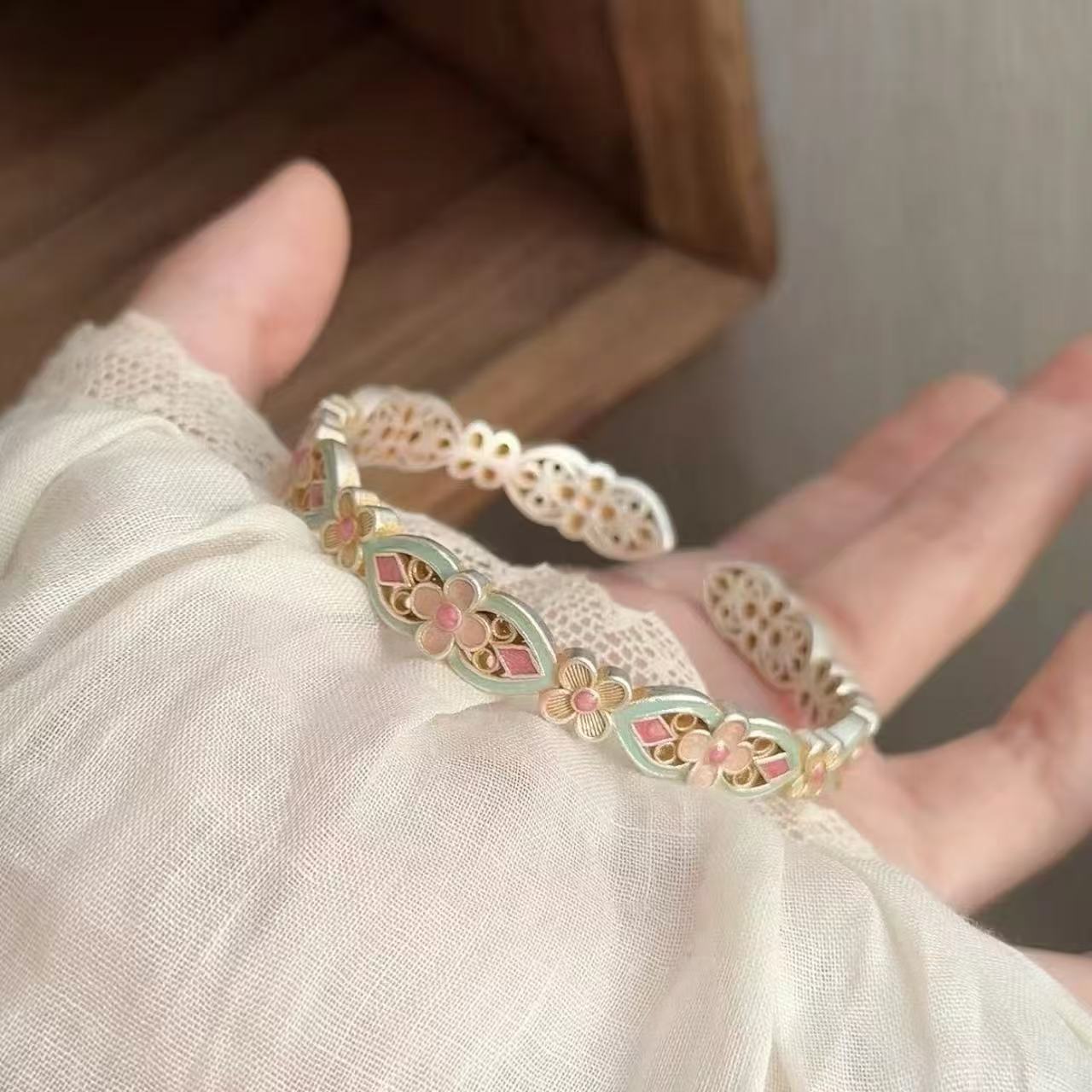 Новый китайский ретро ручной работы эмалевый браслет женский 2025 новый темперамент модный и универсальный подарки