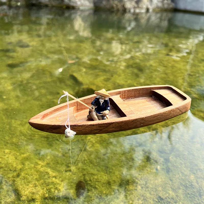 Retro Solid Wood Boat Model: Floating Fish Tank Ornament & Home Decor Toy