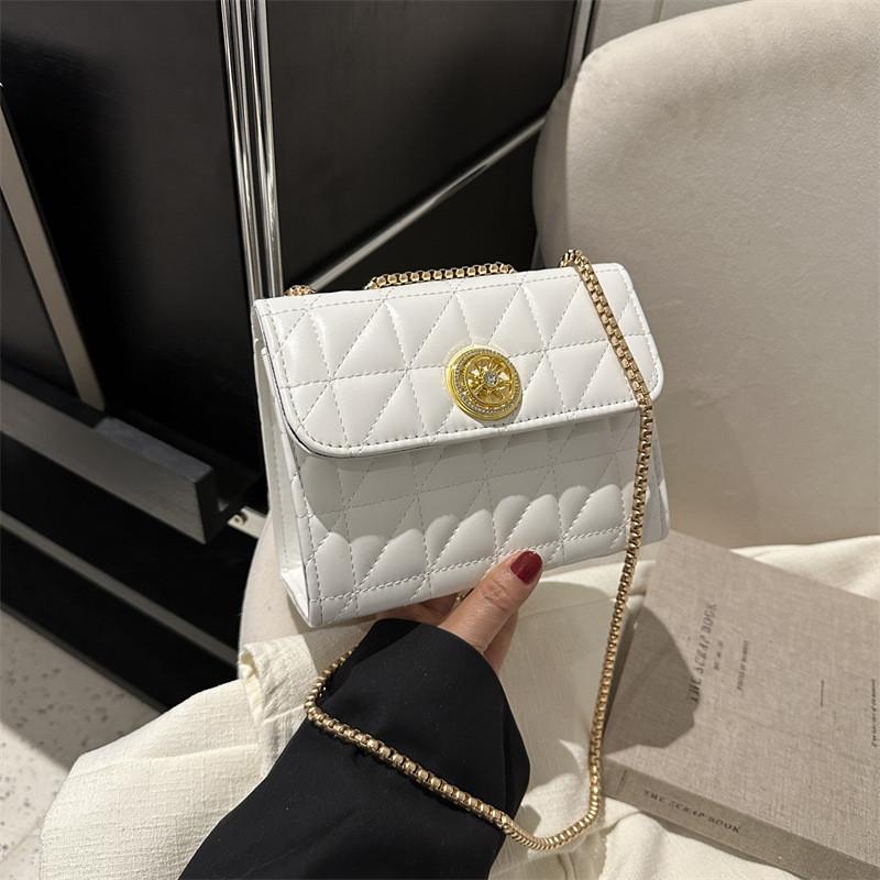 Trendy Women's Chain Shoulder Bag Stylish Autumn Fashionable Crossbody Bag