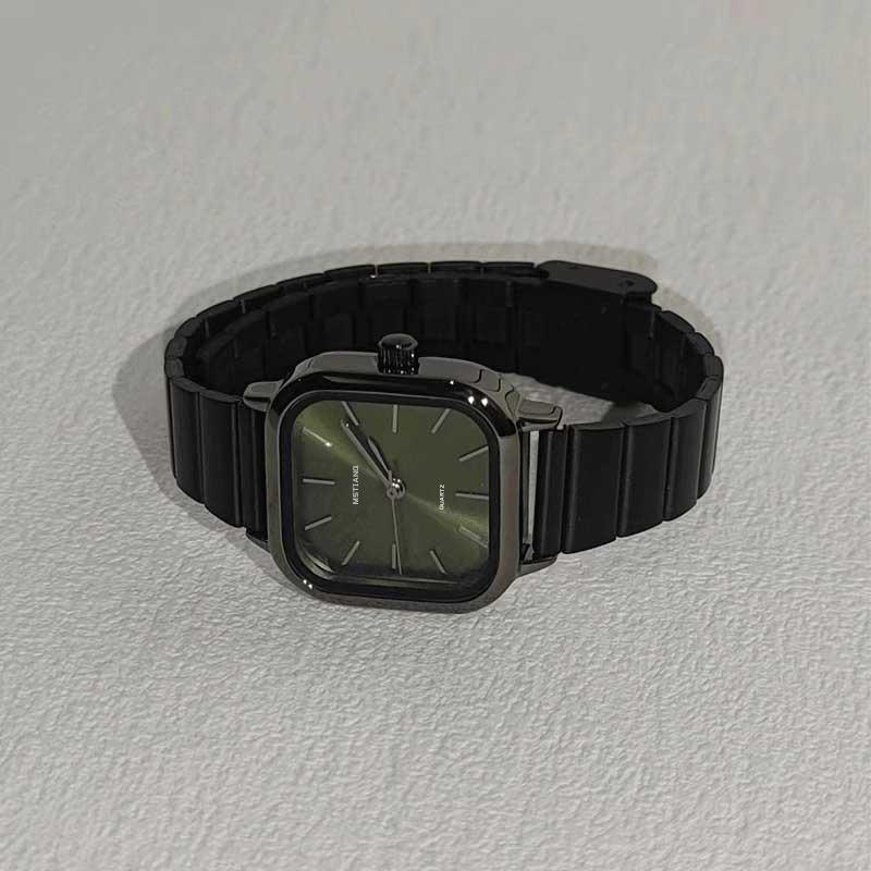 Hochwertige Uhr Weiblich High-School-Schüler Nische Leichter Luxus Quadratisch Einfach Französisches Temperament Stil Bambus-Stahlband Damen Uhr