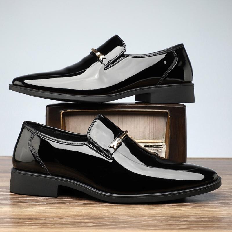 Fashion Luxury Designer Fahion New Pointed Glossy Black Brown Slip On Shoes For Men Casual Loafers Formal Dress Footwear Zapatos Hombre