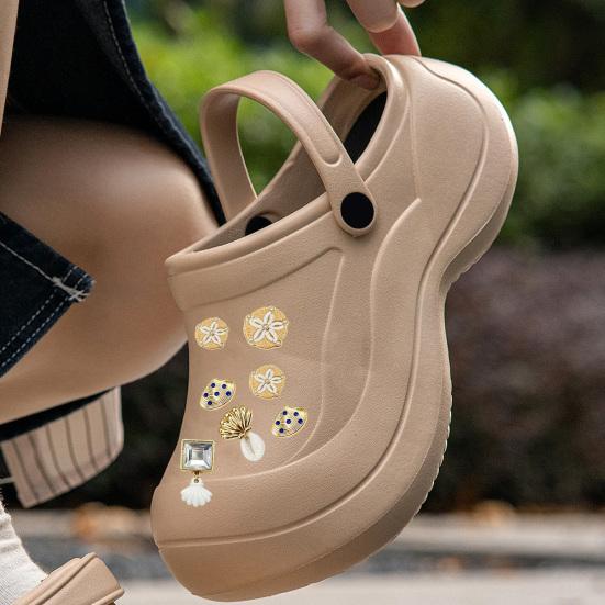 Gold-Toned Shell Shoe Charm, Ocean Themed Summer Shoe Decoration, Seashell Starfish Shoe Charm for Clogs Women Girls Beach Vacation Accessories