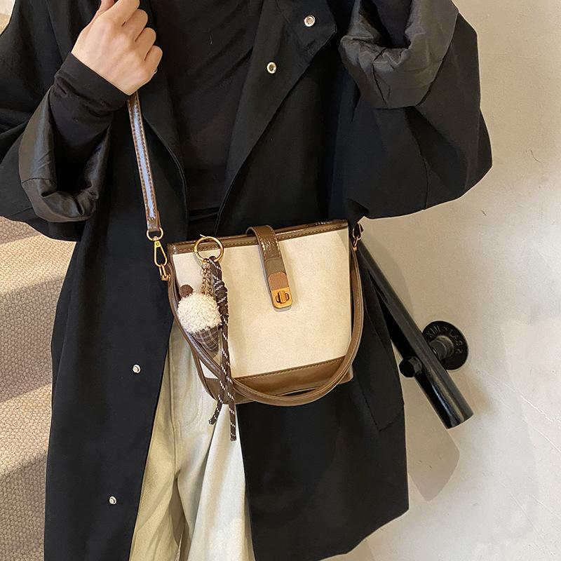 Premium Contrasting Color Handbag Women's 2025 Winter New Fashion Simple Bucket Bag Niche Messenger Shoulder Bag