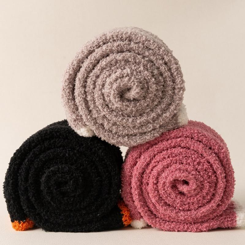 Zimowe ciepłe koralowe polarowe skarpetki za kolano dla kobiet pluszowe skarpetki do spania na podłodze długie skarpetki Jk Solid Soft Thigh High Fun Sock