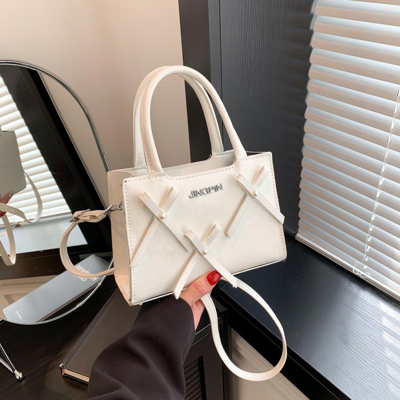 

Маленькая сумка-тоут с бантом, женская, новинка 2024 года, весна-лето, модная, небольшая квадратная сумка для поездок на работу, индивидуальная сумка через плечо белый