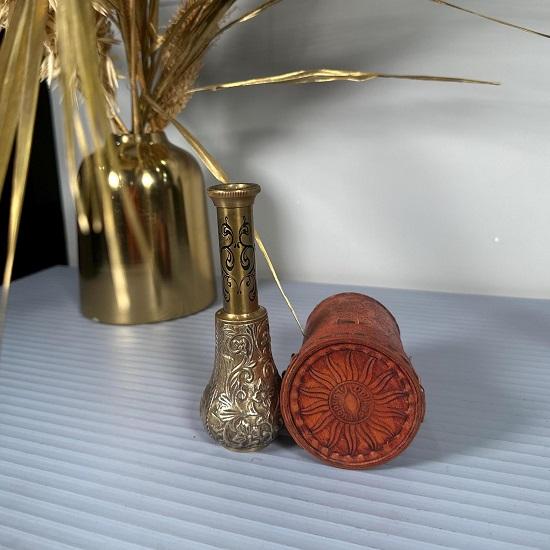 

Латунный телескоп цилиндрической формы с гравировкой, морской пиратский шпионский телескоп, с коричневой кожаной коробкой, функциональный телескоп