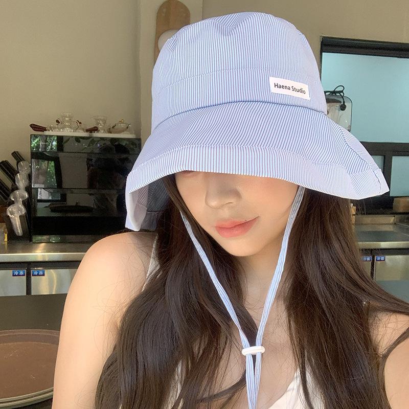 

Летняя универсальная и модная полосатая шляпа с большими полями, маленькая свежая полосатая шляпа-рыбак, женская шляпа-горшок конфетного цвета, защита от солнца, шляпа-рыбак