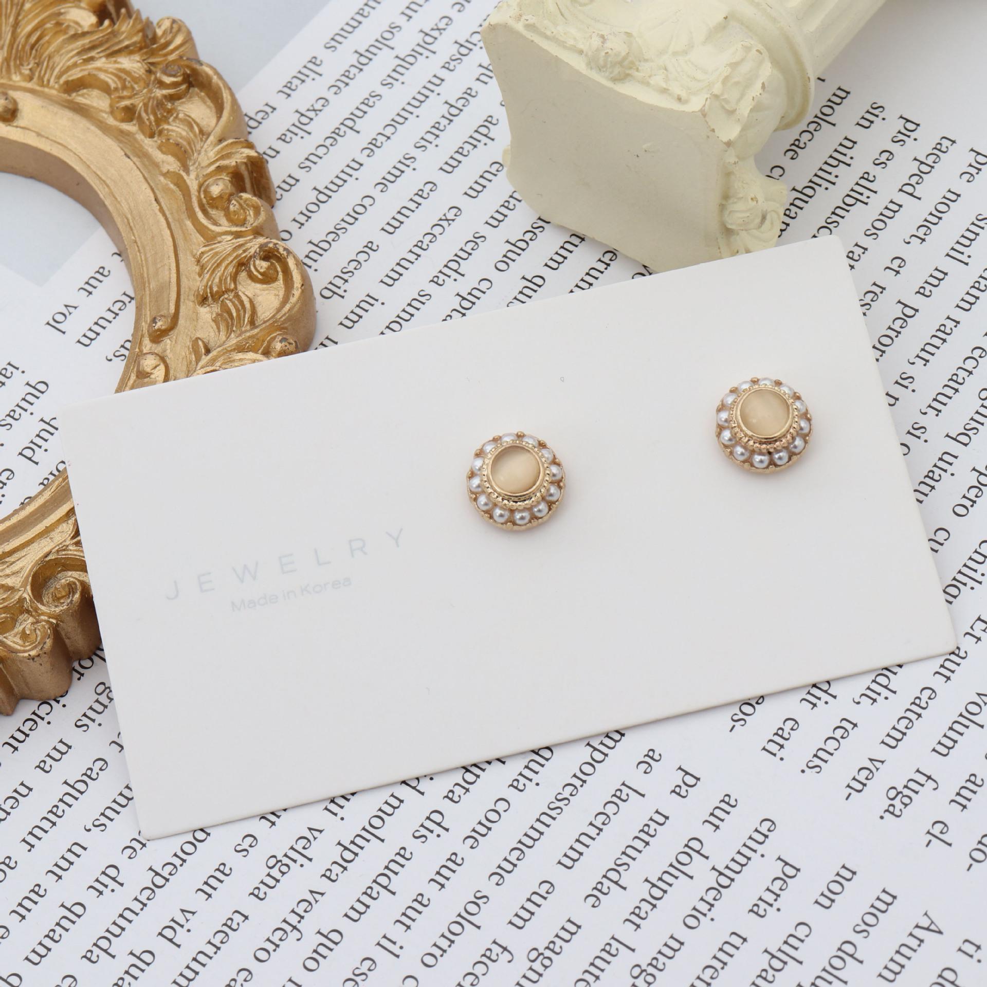 Silver needle baroque pearl retro stud earrings women fashion opal circle earrings Internet celebrity earrings women Kc gold