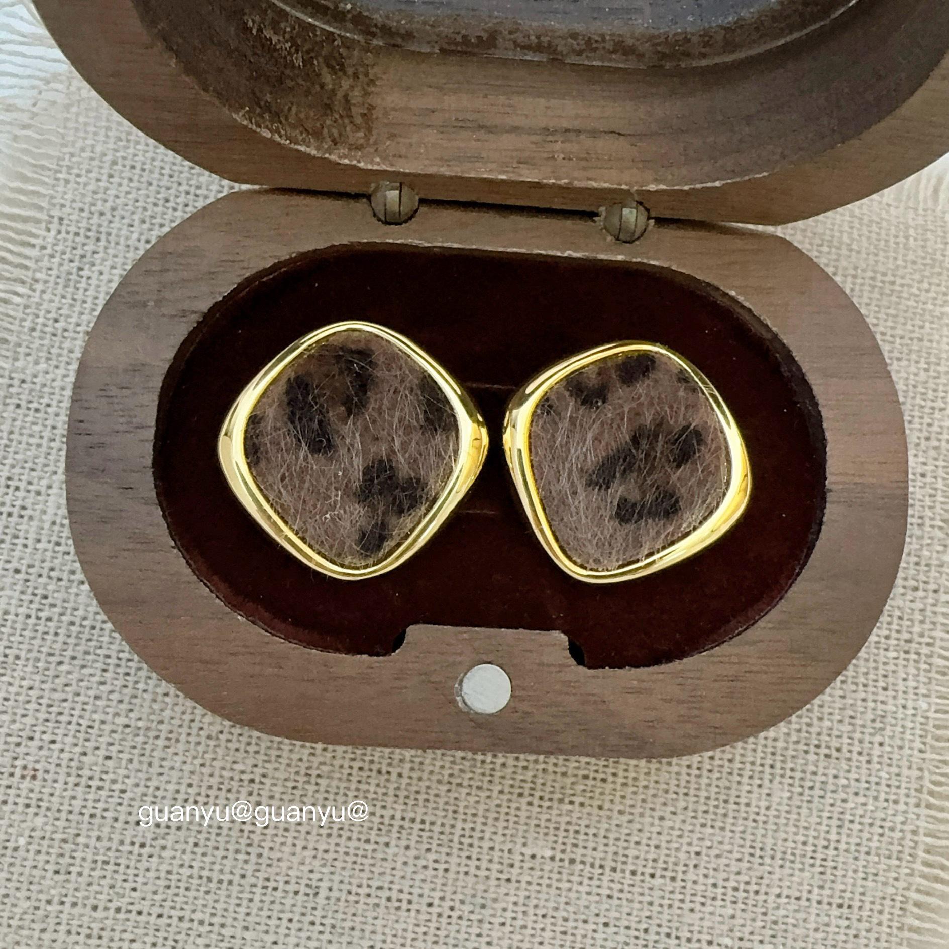 

Роскошные серьги-пусеты с леопардовым принтом - Универсальная женская мода высокого класса