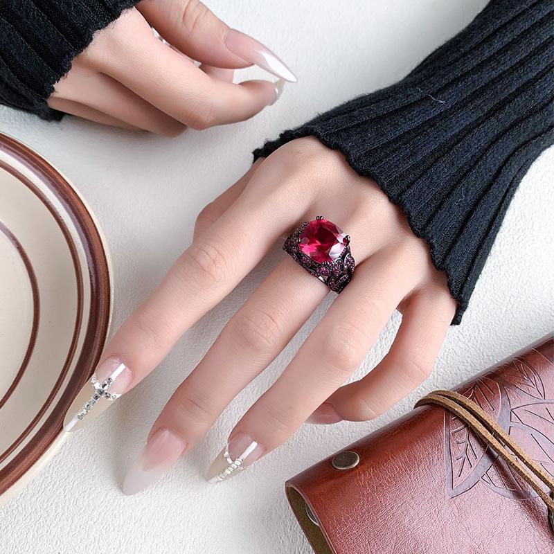 Jewelry Copper Bottom Gold-Plated Simulation Corundum Fat Square Black Gold Personalized Ring 12 * 12