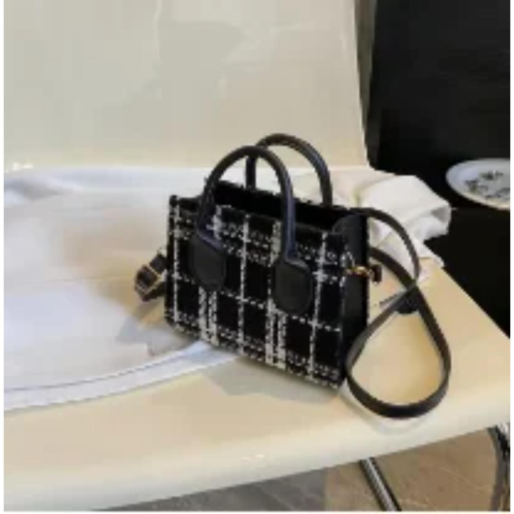 

Women Mini Handbag Ladies Pouch Fashion Check Pattern Shoulder Bag Crossbody Messanger Bag Lightweight Simple Elegant Tote Bag
