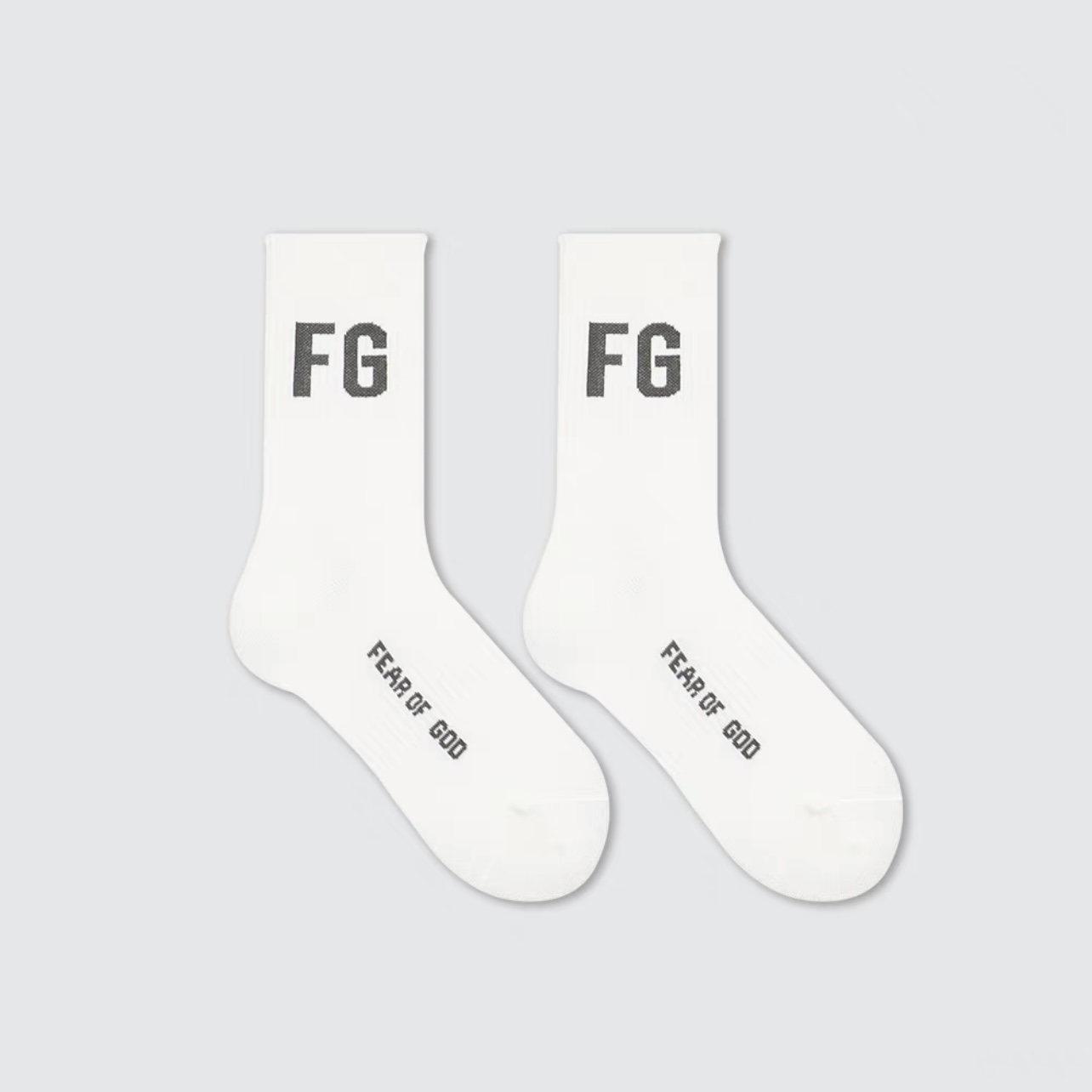 Бренд Tide Туман Двойная линия Ess Уличные буквы Богатый чистый хлопок Средние носки-трубы Тренд Четыре сезона Спортивные носки One size