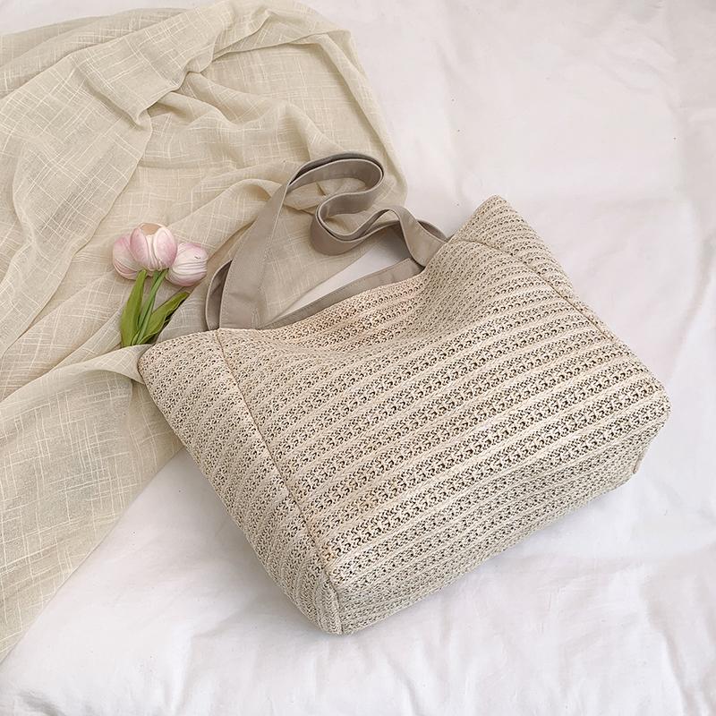 Large Capacity Straw Bag Women's Seaside Vacation Tote Bag for Commuting Shoulder Tote Bag