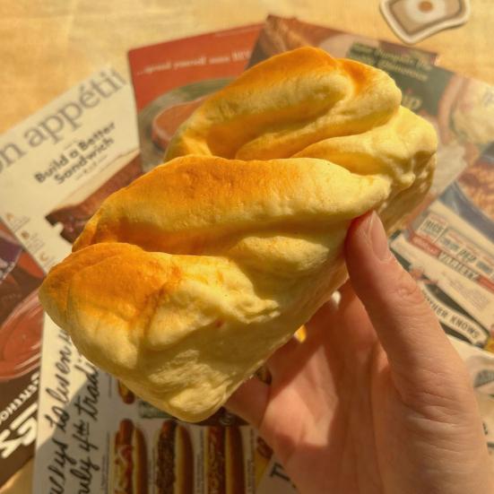 Soft Toast Squeeze Toy Slow-Rising PU Fidget for Stress Relief Realistic Bread-Shaped Decompression Gadget for Kids Adults