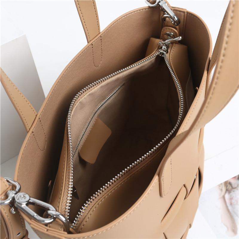Tote Cowhide Bag 2025 New Versatile Large Capacity Woven Vegetable Basket Niche Genuine Leather Commuting Handbag