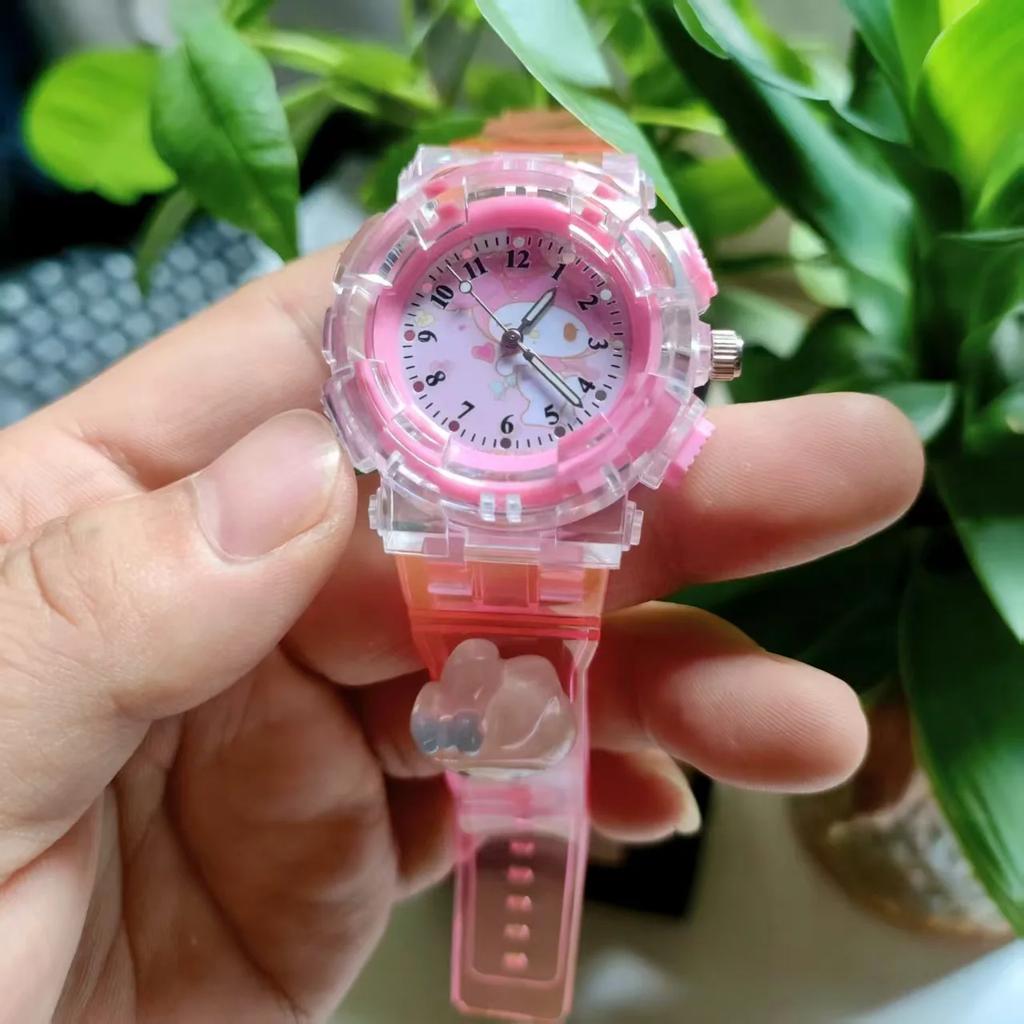 1 Adet Sanrio Kawaii Çizgi Film Anime LED Saat Sevimli Kuromi Melody Pudding Köpek Doğum Günü Hediyeleri Ve Noel Şükran Günü Hediyesi Oyuncak