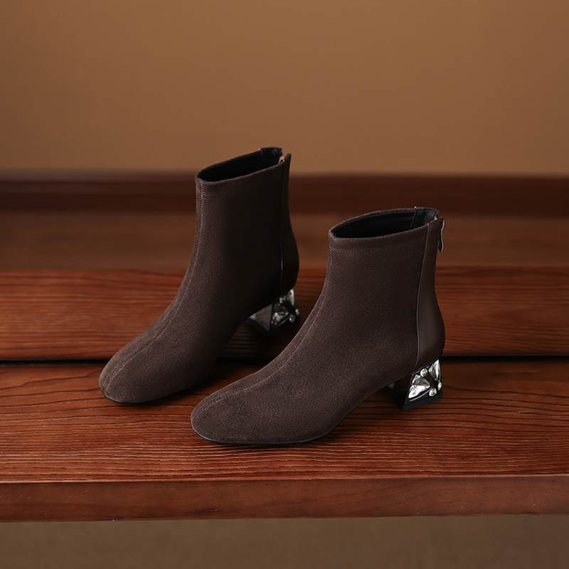 Krazing Pot Cow Suede Nubuck Winter Round Toe Chelsea Boots Med Heels Zipper Crystal Heels Women Ankle Boots
