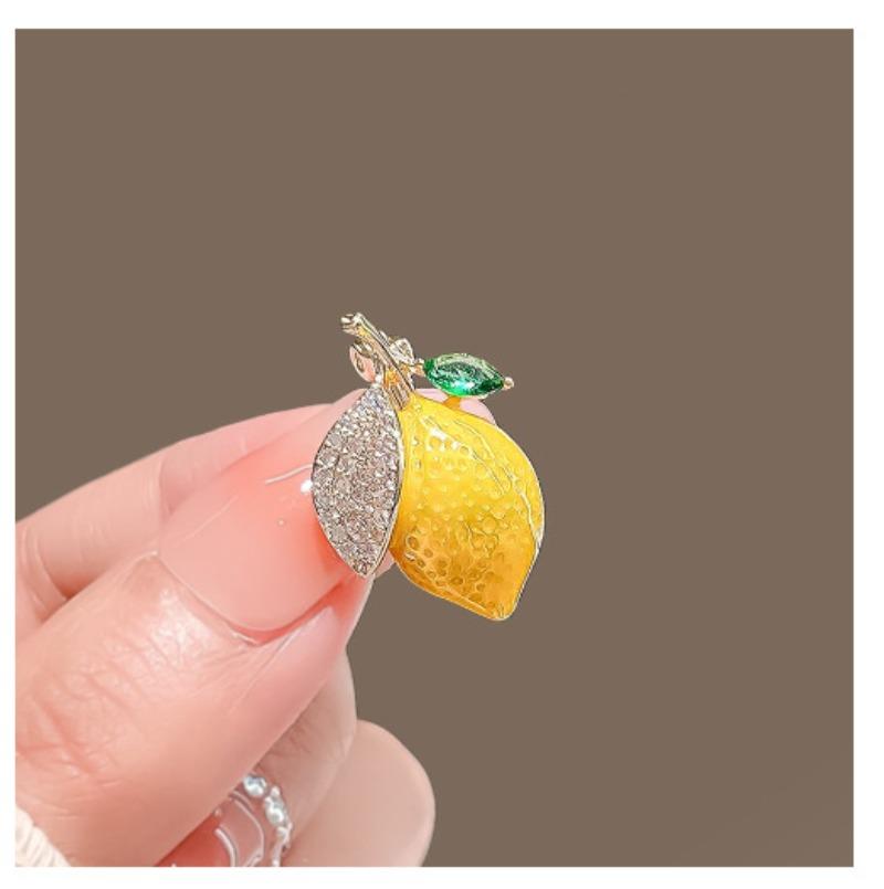 Lovely Fruit Brooches for Women Men Fashion Lemon Pin Office Party Casual Accessory Jewelry Gift