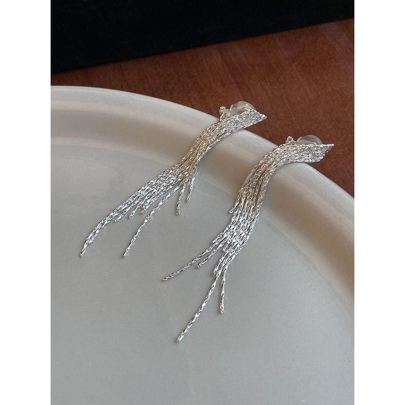 

Niche Style Silver Tassel Female Summer Unique Best Selling Ear Clip Silver metal tassel triangle ear clip