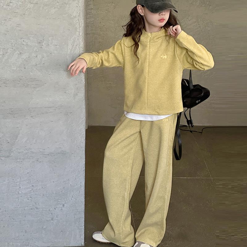 

Autumn 2025 Girls Fashionable Sporty Casual Zipper Embroidery Fake Two-Piece Set 160 cm жёлтый