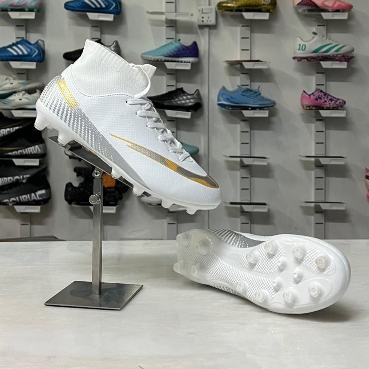 Large size football shoes men's high-top teenage students game training shoes artificial grass long broken nails football shoes