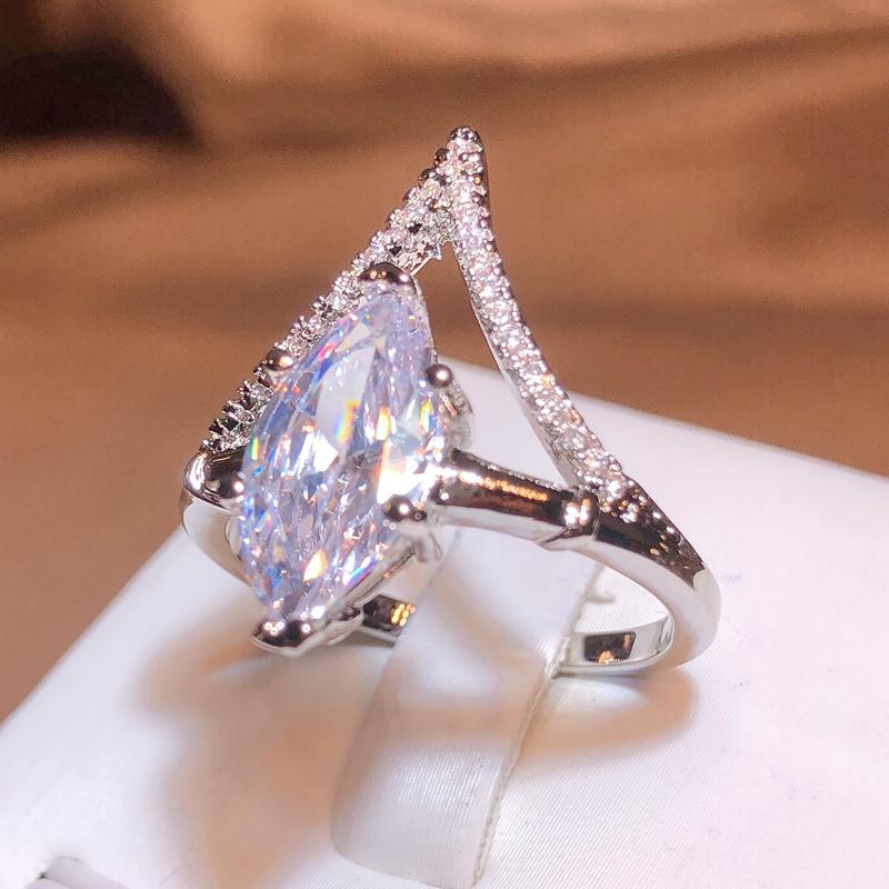 New Luxury V -Shaped Horse Eye Zirconia Ring Female 925 Stamp Birthday Party Jewelry Gifts Wholesale