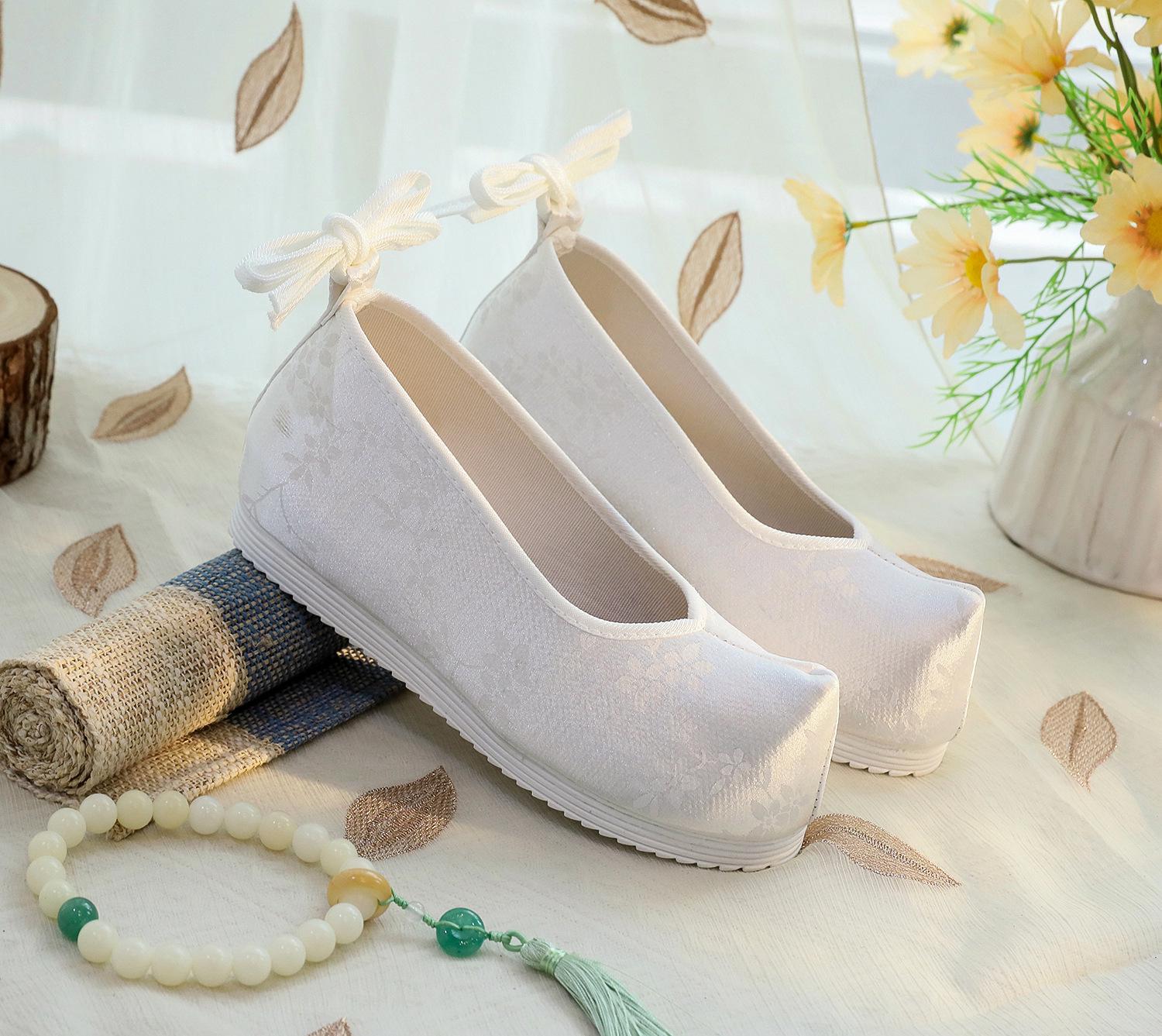 

Жіночі туфлі ханьфу з парчі - жакардові матерчаті туфлі з круглим носком і гумовою підошвою в стародавньому китайському стилі 41