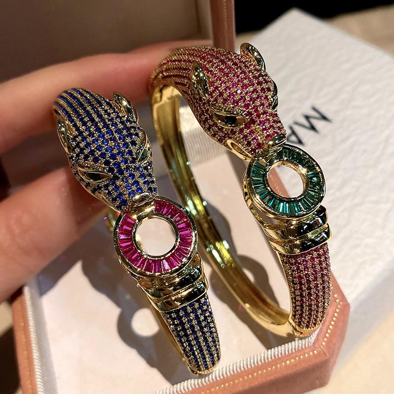 European and American new fashionable classic atmospheric bracelet, classic style of snake bracelet