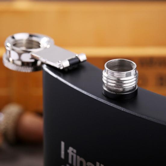 8oz Männer Edelstahl Lustiger Briefdruck Whisky Flachmann Alkoholbehälter