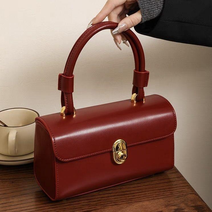 

Роскошная свадебная красная сумка для невесты, высокое качество, большая вместительная сумка, корейский темперамент, элегантные женские универсальные сумки через плечо