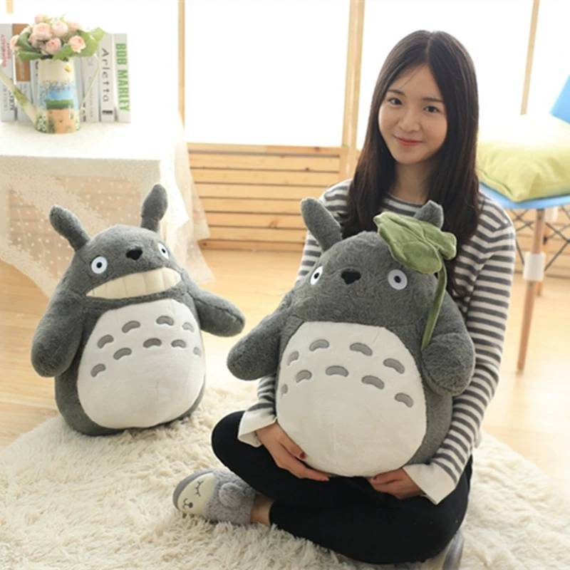 Peluche del Mio Vicino Totoro con Dettaglio Foglia per Bambini e Ragazzi Idee Regalo