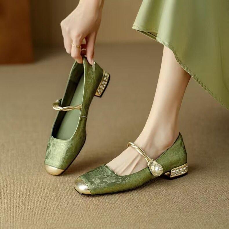2025 Retro Chinesischer Stil Mary Janes mit eckiger Zehenpartie und hohen Absätzen aus Mikrofaserleder