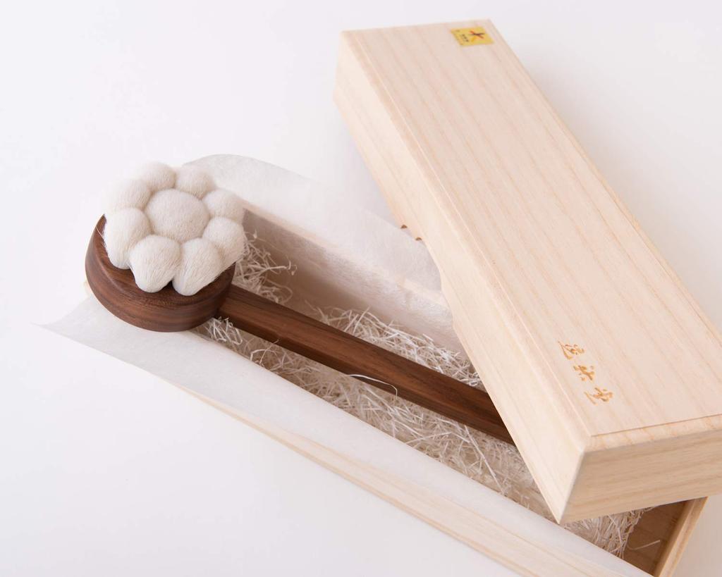 Kumano Fude Body Brush Flower Shape Long Body Washing Brush Bear Fude Bath Back Bear Fude