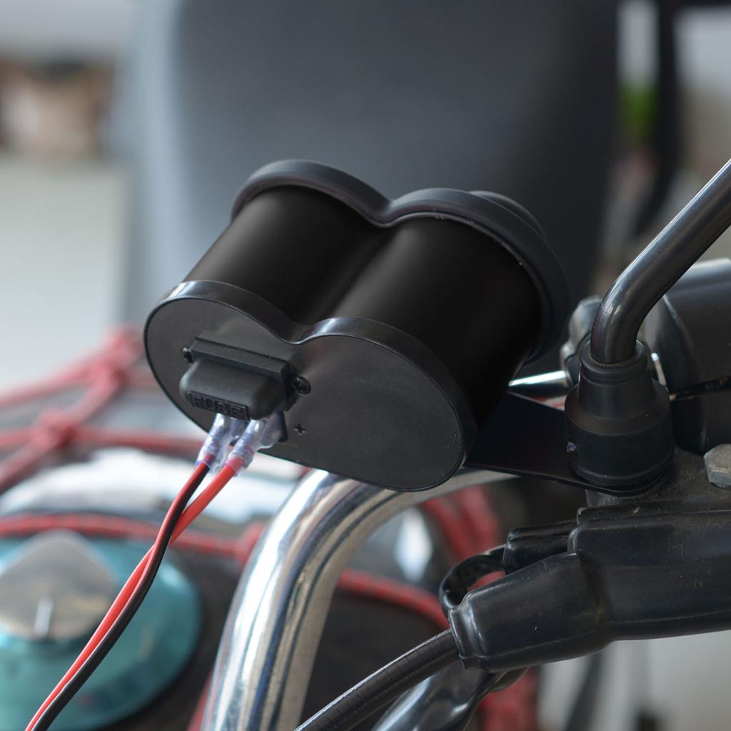 Brichetă cu încărcare rapidă de mare viteză de 3,0 A Priză pentru încărcător USB dublu Suport pe ghidon pentru motociclete pentru telefoane mobile/tablete